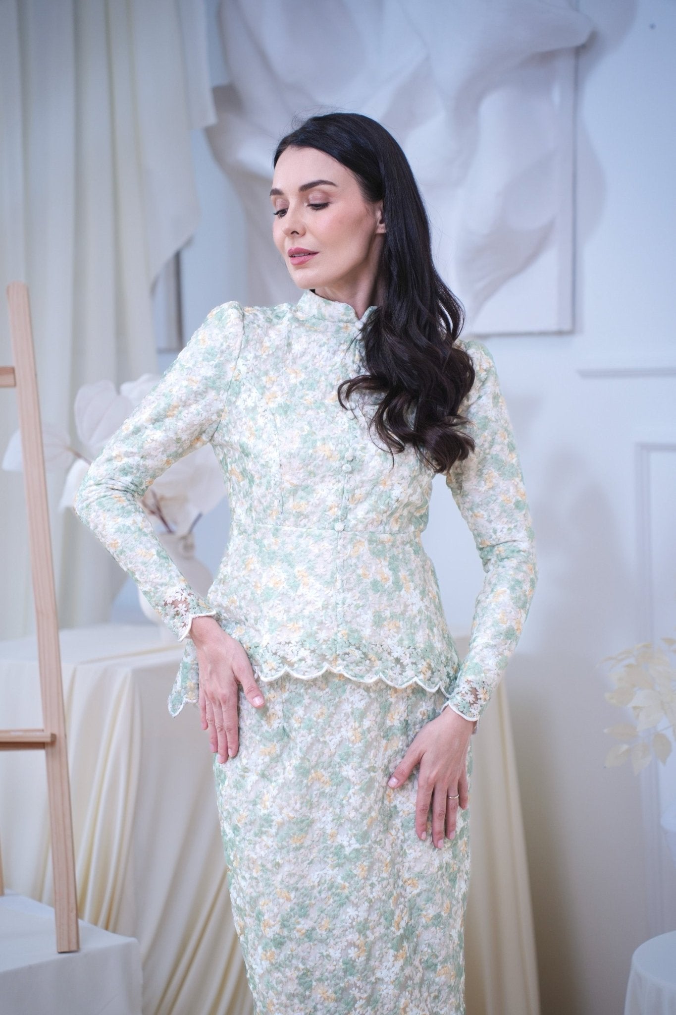 The Canvas Collection Women Alisa Kurung Set Green Floral Lace - Umbi