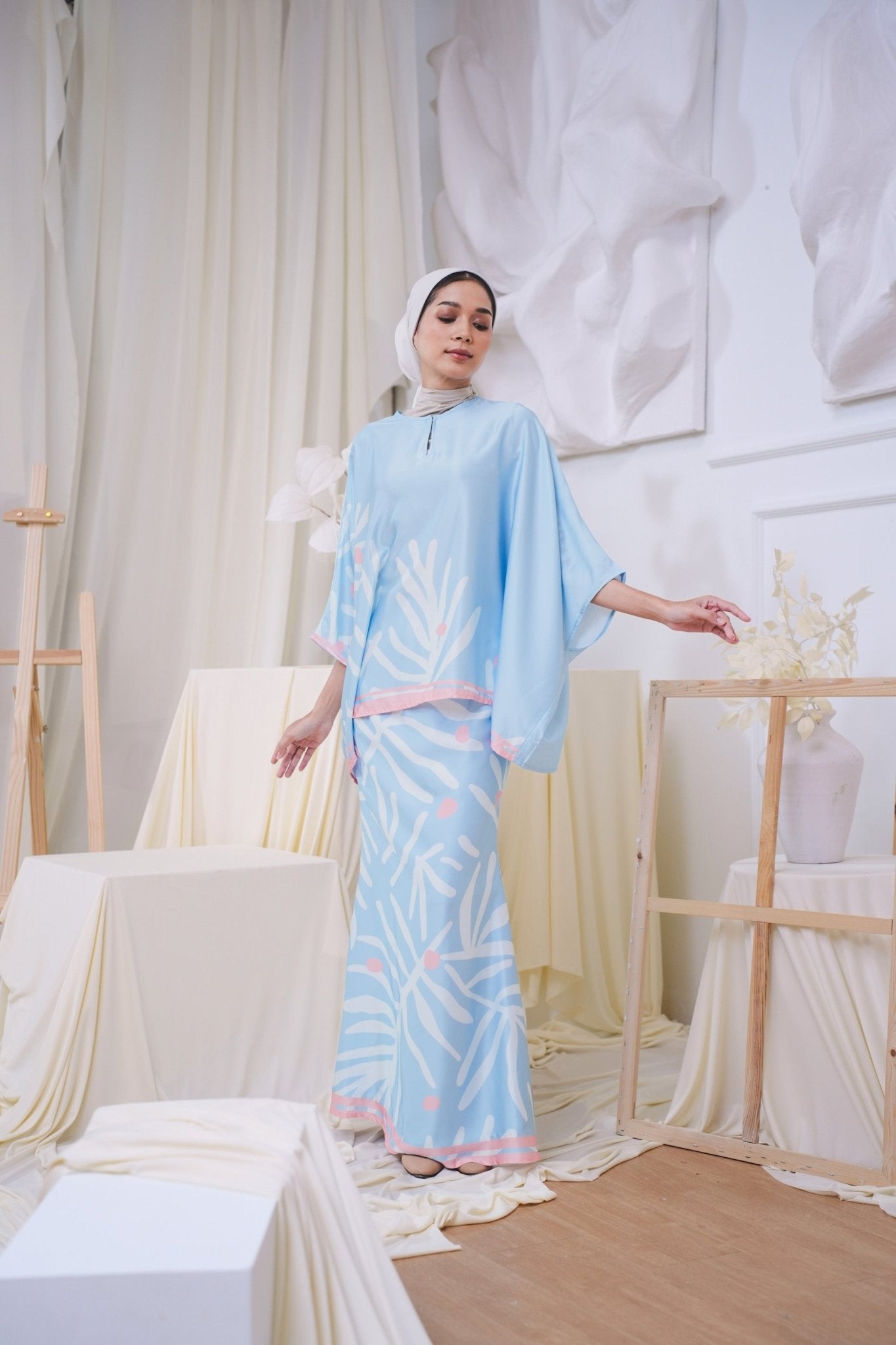 The Canvas Collection Women Saloma Kaftan Set Baby Blue Ivy Print - Umbi