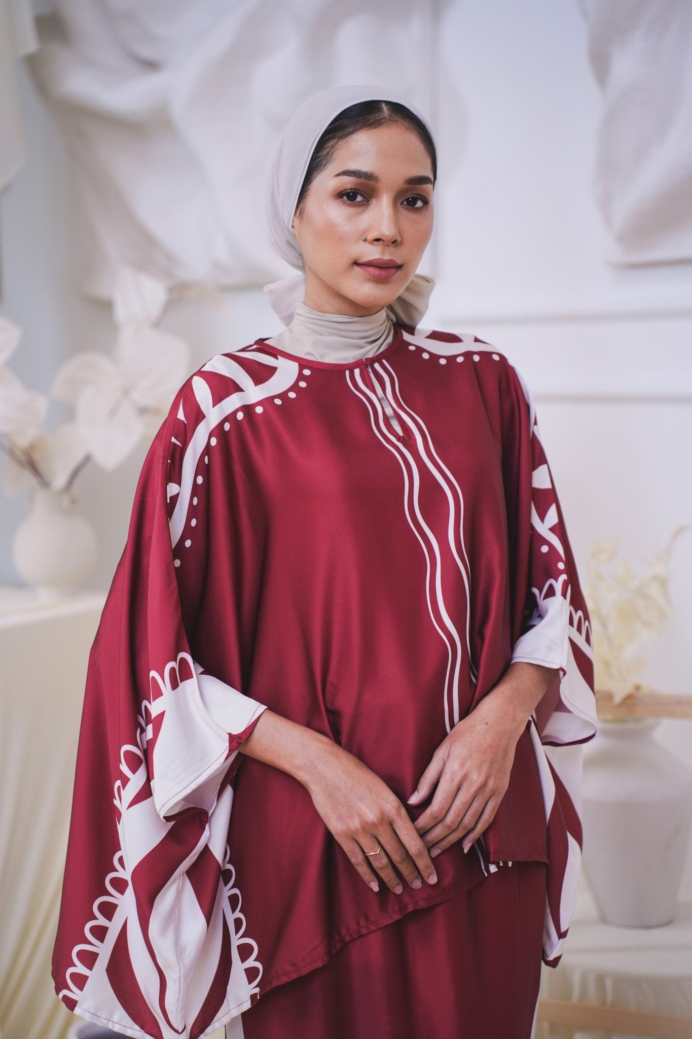 The Canvas Collection Women Saloma Kaftan Set Maroon Ivy Print - Umbi