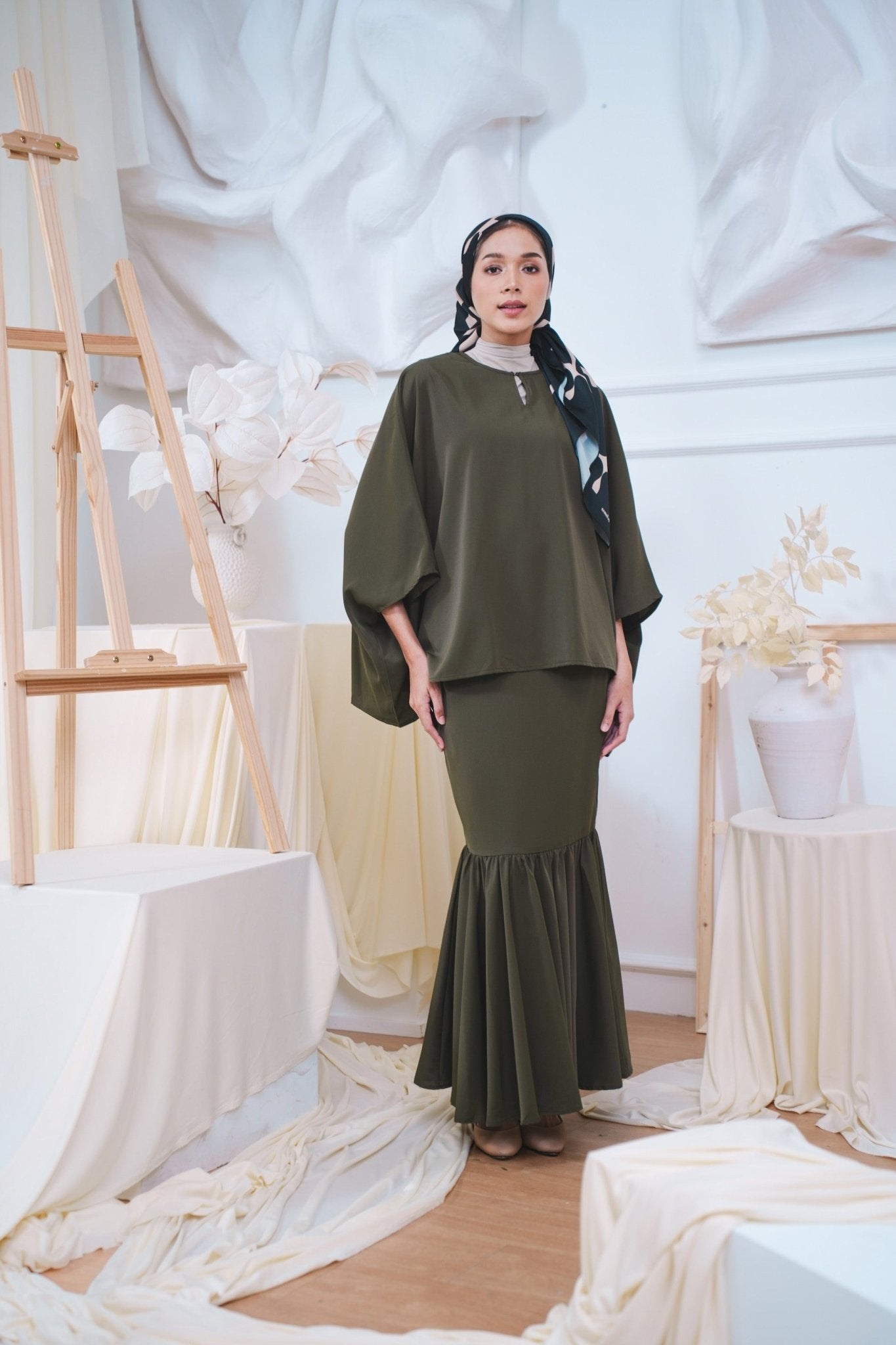 The Canvas Collection Women Saloma Kaftan Set Olive Green - Umbi