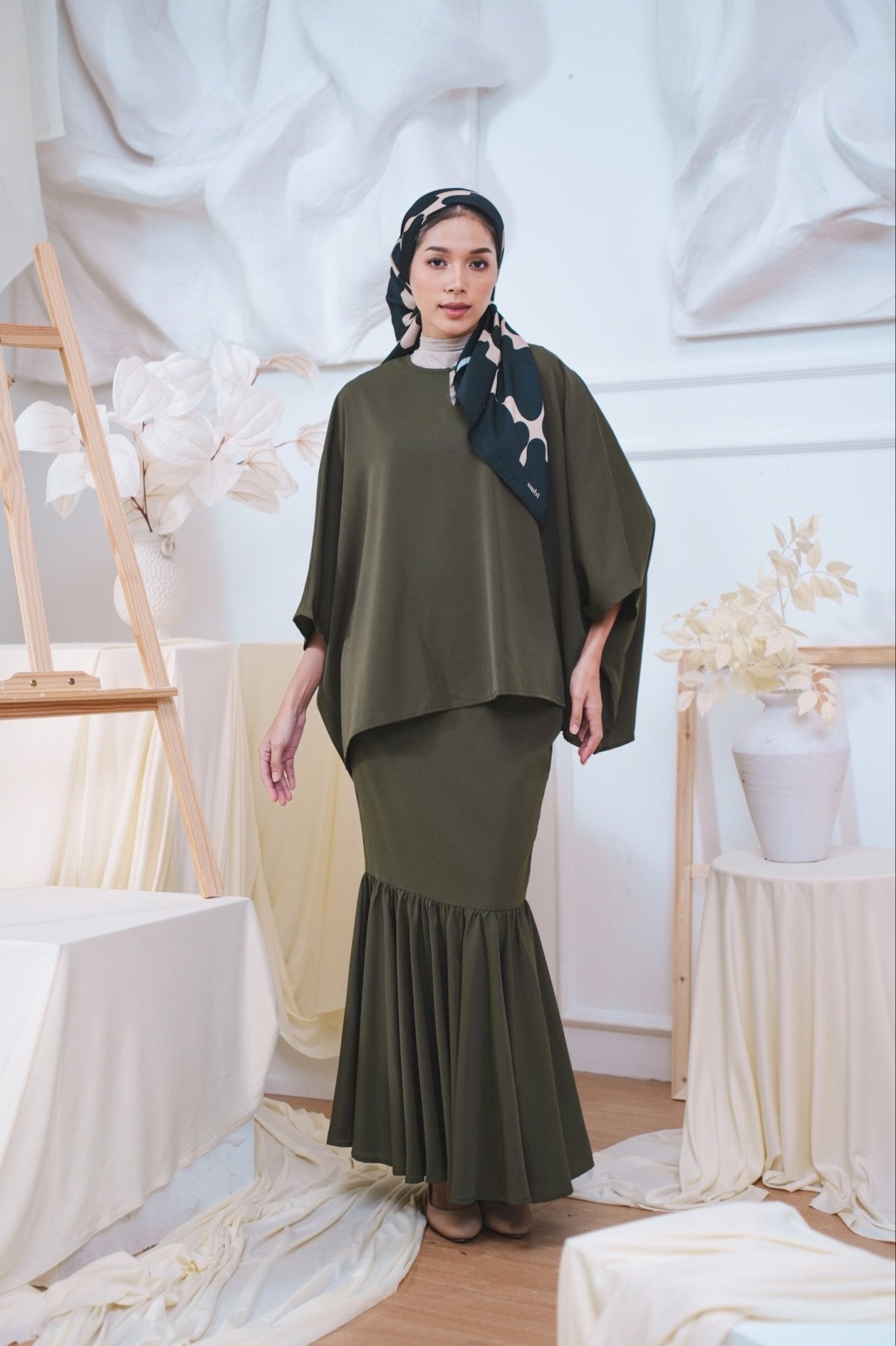 The Canvas Collection Women Saloma Kaftan Set Olive Green - Umbi