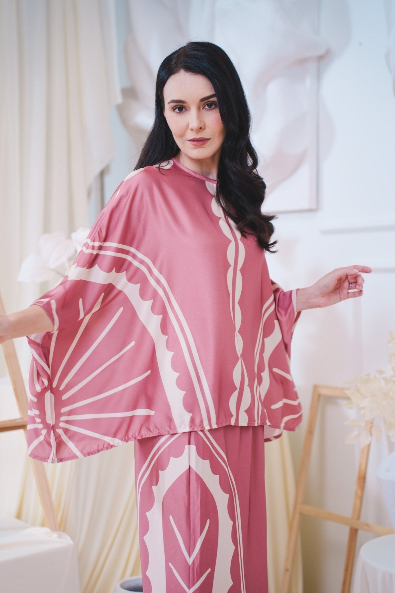 The Canvas Collection Women Saloma Kaftan Set Warm Pink Matahari Print - Umbi