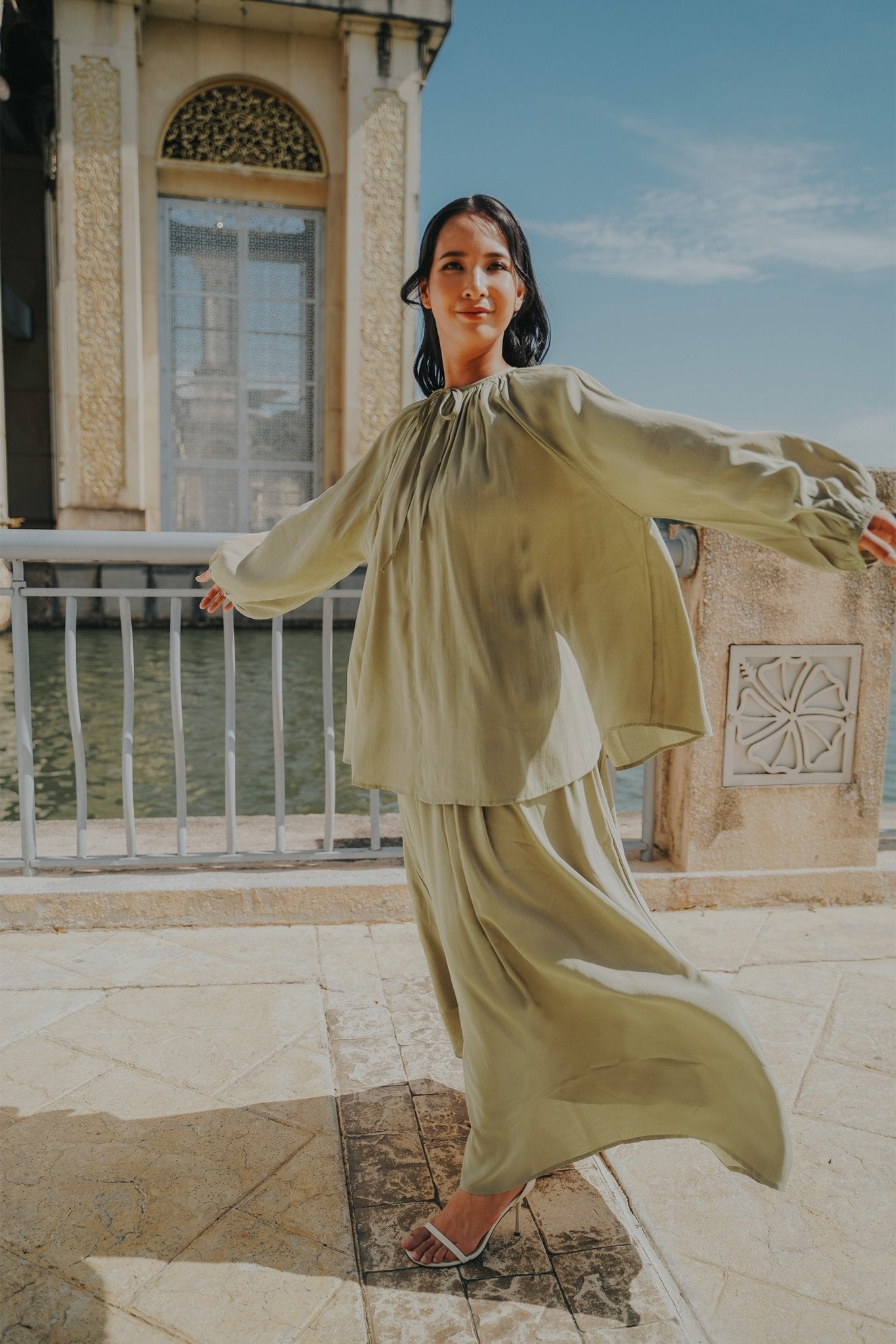 The City Breeze Pt.2 Women Airy Skirt Olive Green - Umbi