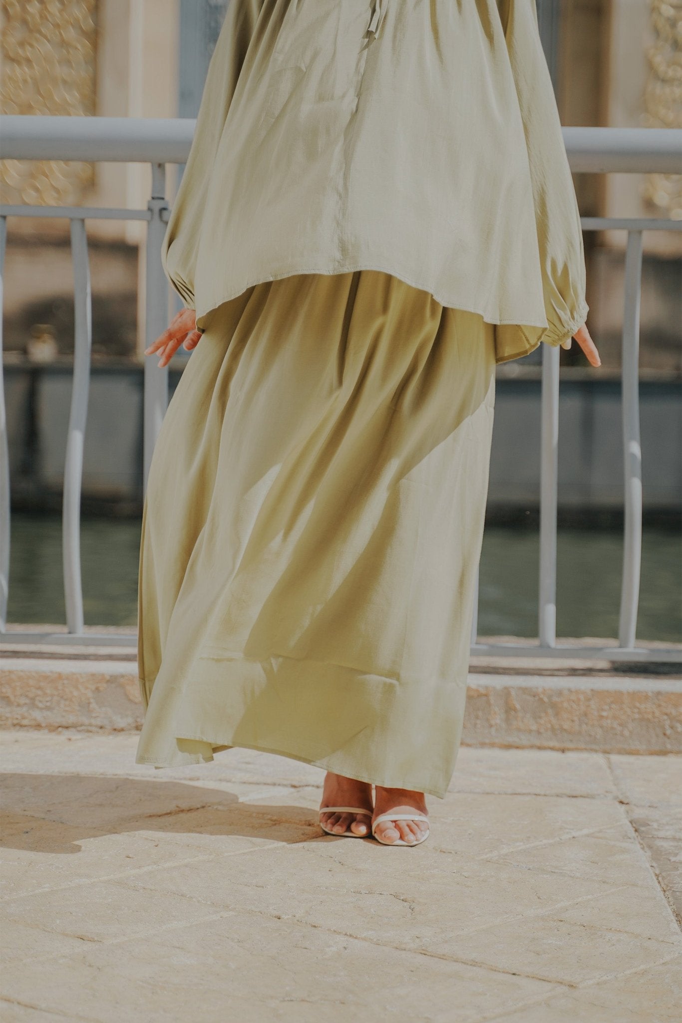 The City Breeze Pt.2 Women Airy Skirt Olive Green - Umbi