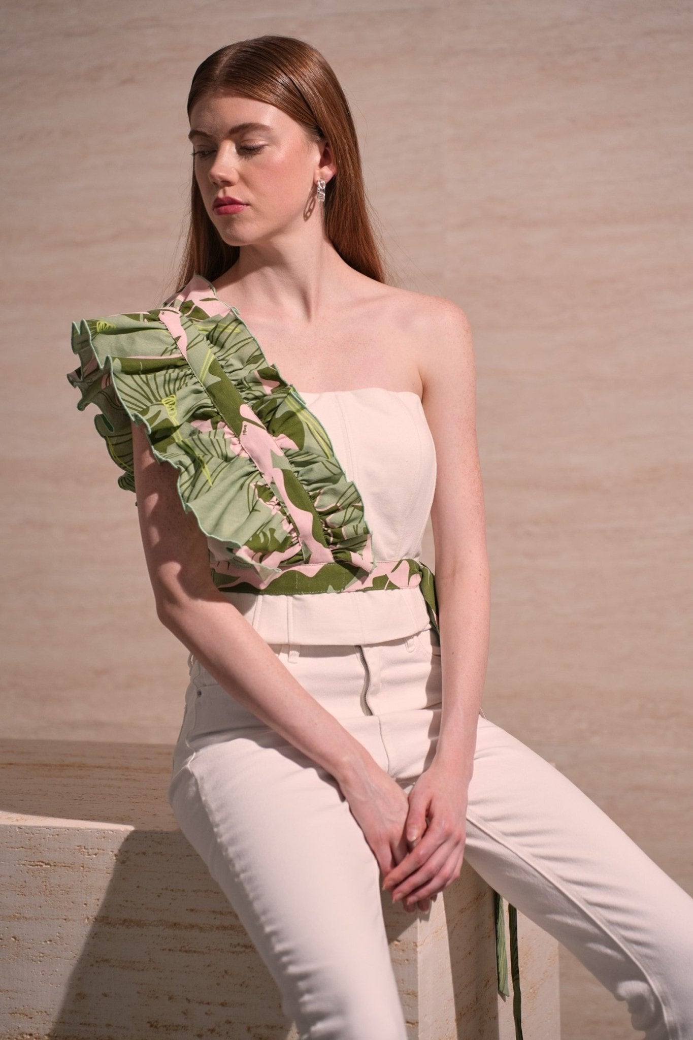 The Collar Series: Gallery Visits - Umbi