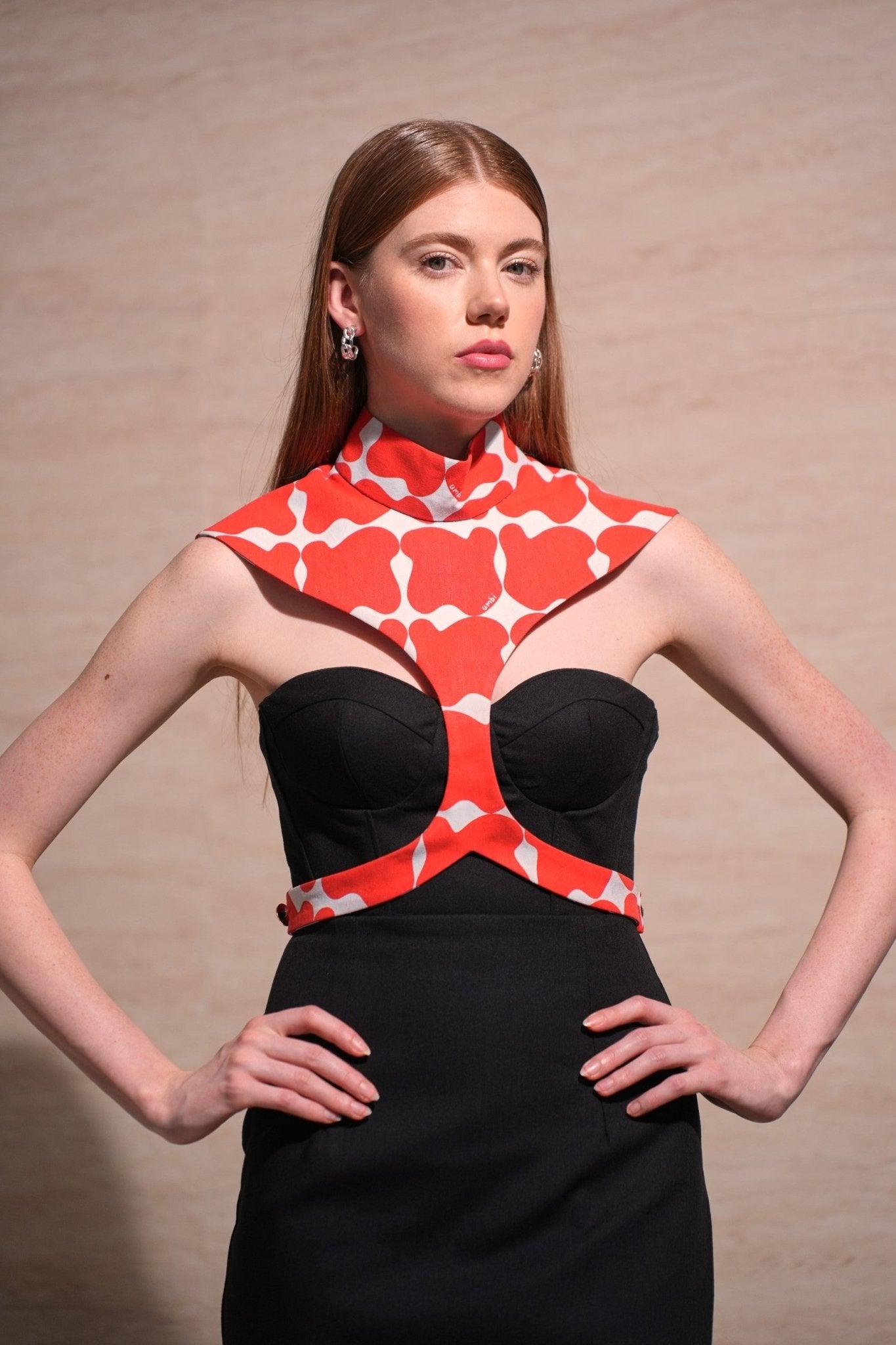 The Collar Series: The Runway - Umbi