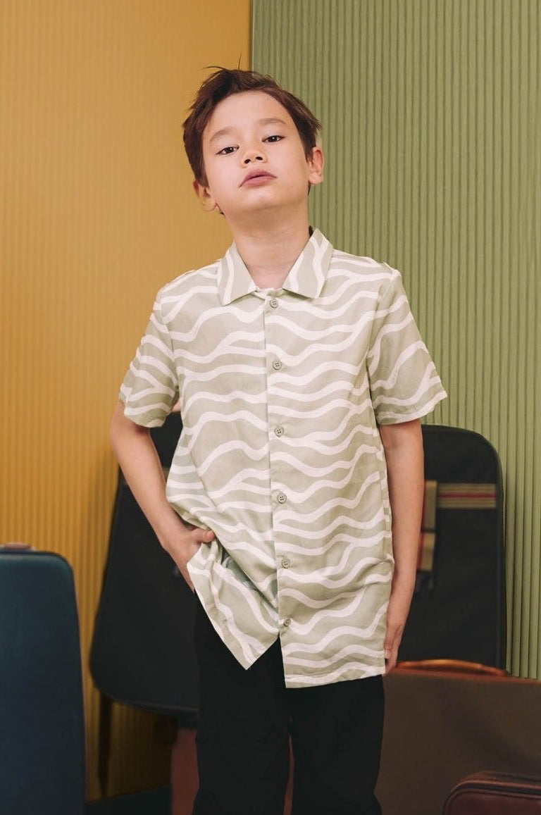 The Early Check - in Collection Boy Hawaii Shirt in Meadow Print - Umbi