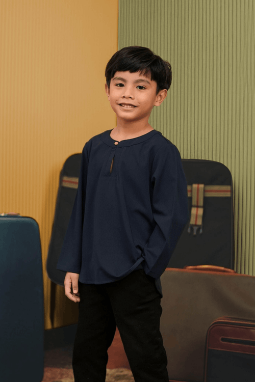 The Early Check-in Collection Boy Teluk Belanga in Midnight Blue