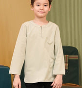 The Early Check - in Collection Boy Teluk Belanga in Mint Green - Umbi