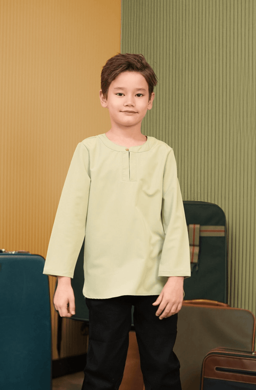 The Early Check-in Collection Boy Teluk Belanga in Mint Green