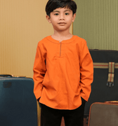 The Early Check - in Collection Boy Teluk Belanga in Orange - Umbi