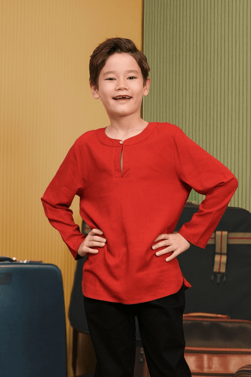 The Early Check-in Collection Boy Teluk Belanga in Terracotta