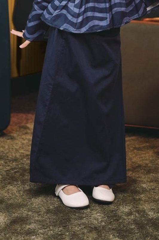 The Early Check - in Collection Girl Classic Skirt in Midnight Blue - Umbi