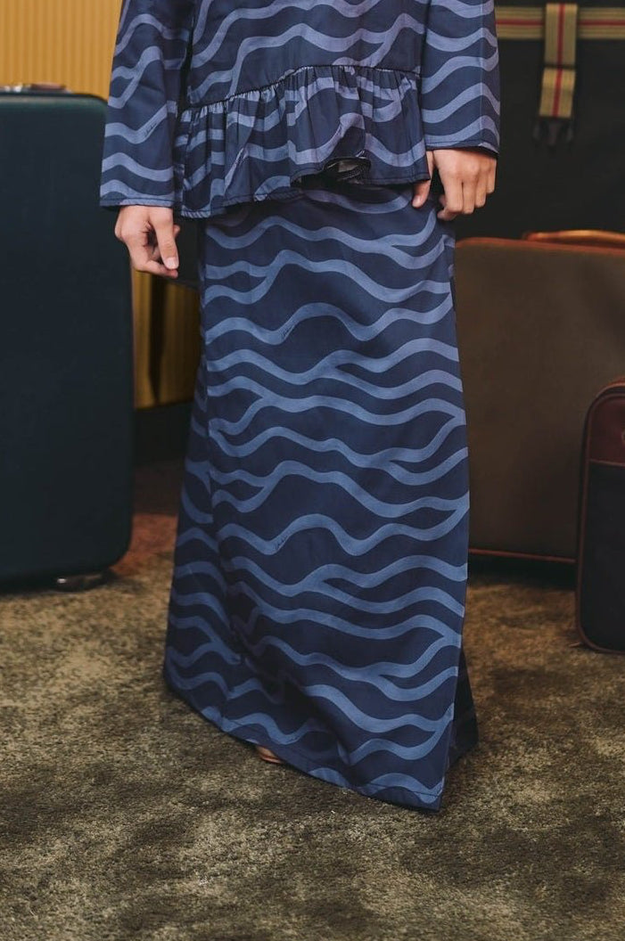 The Early Check - in Collection Girl Classic Skirt in Ombak Print - Umbi