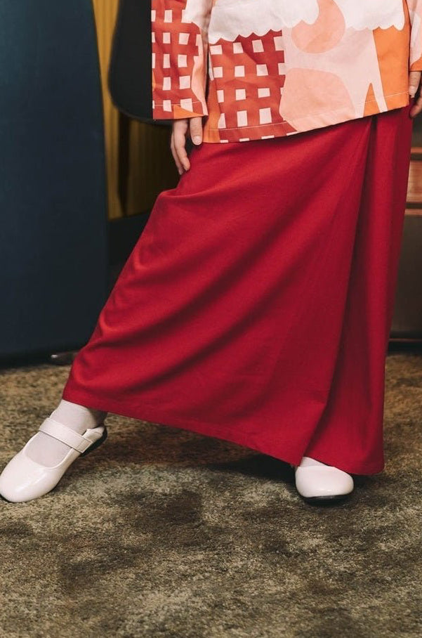 The Early Check - in Collection Girl Classic Skirt in Terracotta - Umbi