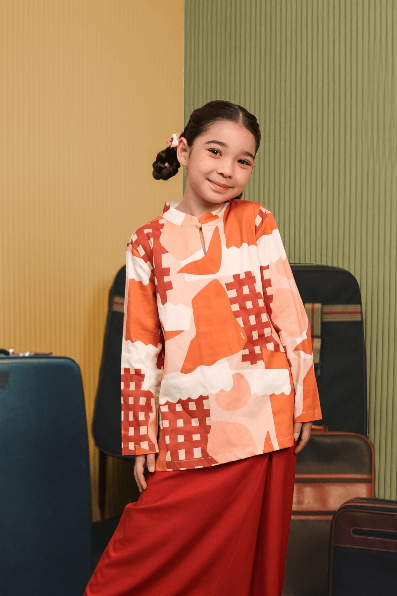 The Early Check - in Collection Girl Mandarin Collar Kurung Top in Cranberry Print - Umbi