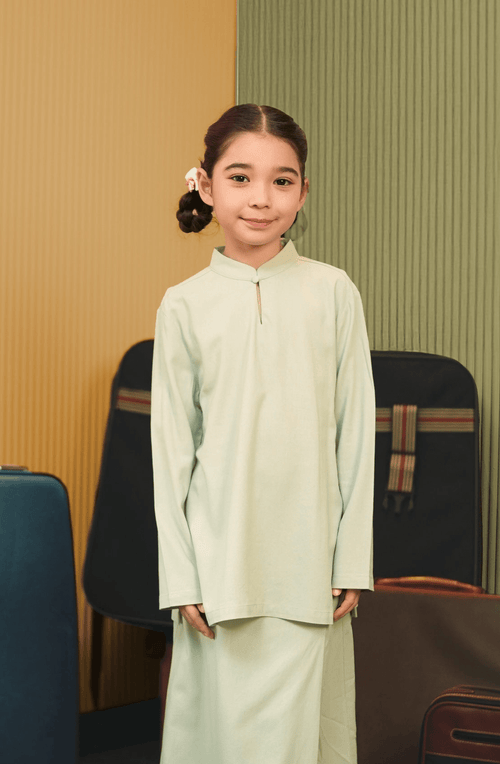 The Early Check-in Collection Girl Mandarin Collar Kurung Top in Mint Green