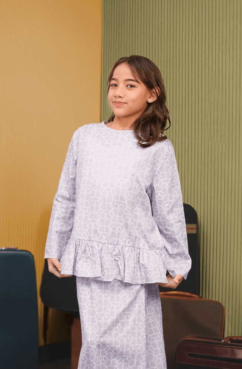 The Early Check - in Collection Girl Ruffles Top in Ballroom Print - Umbi