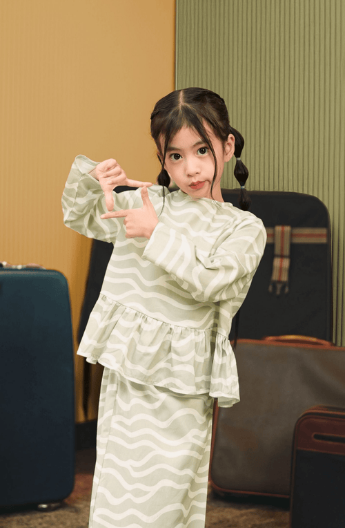 The Early Check-in Collection Girl Ruffles Top in Meadow Print