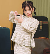 The Early Check - in Collection Girl Ruffles Top in Meadow Print - Umbi