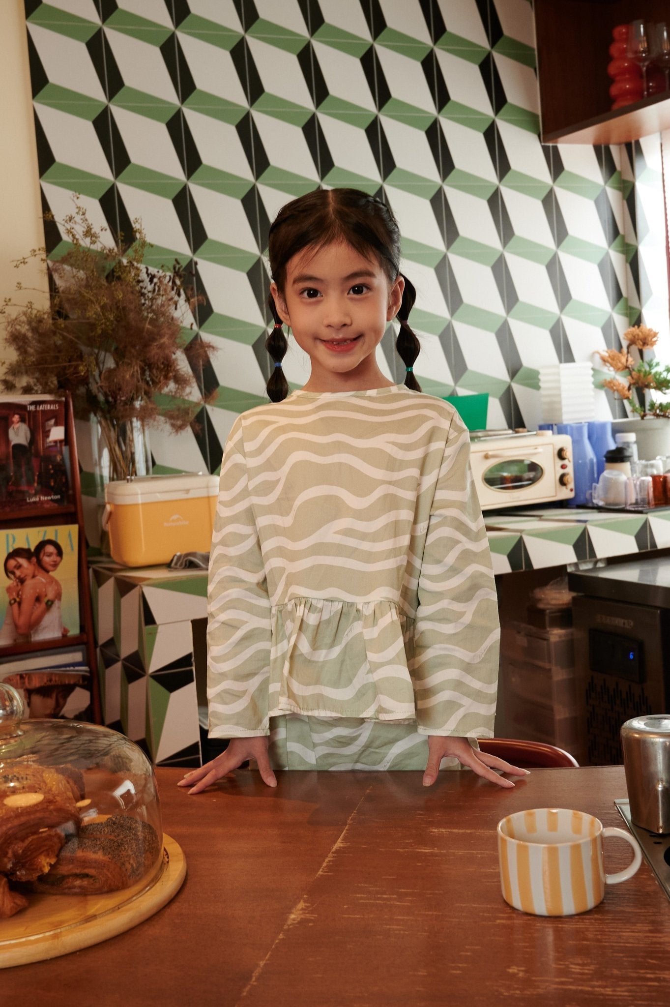 The Early Check - in Collection Girl Ruffles Top in Meadow Print - Umbi