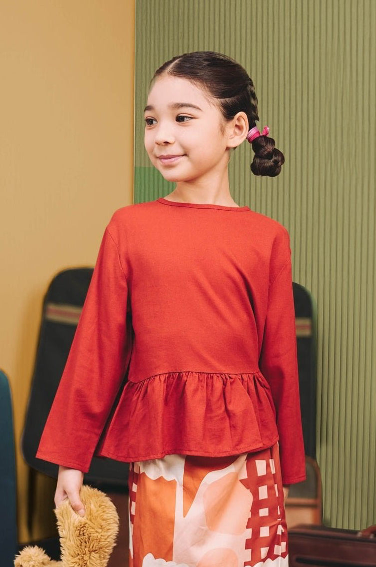 The Early Check - in Collection Girl Ruffles Top in Terracotta - Umbi