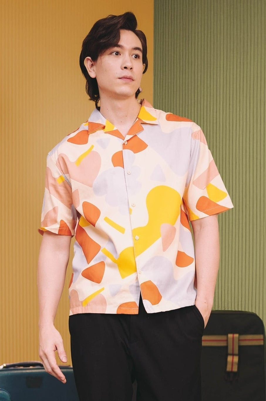 The Early Check - in Collection Men Hawaii Shirt in Playroom Print - Umbi