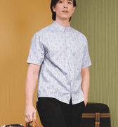 The Early Check - in Collection Men Mandarin Collar Short Sleeve Shirt in Snowflake Print - Umbi
