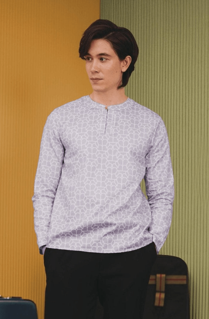 The Early Check - in Collection Men Teluk Belanga in Ballroom Print - Umbi