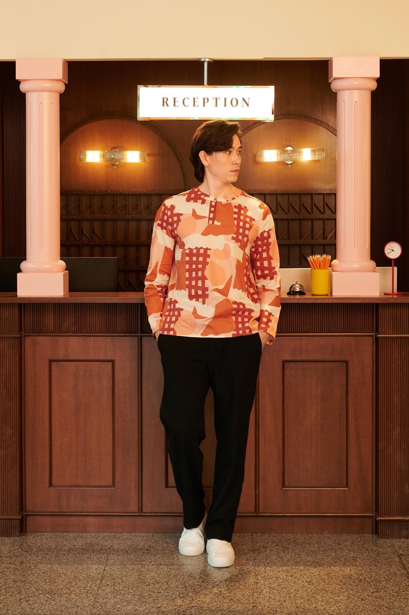 The Early Check - in Collection Men Teluk Belanga in Cranberry Print - Umbi