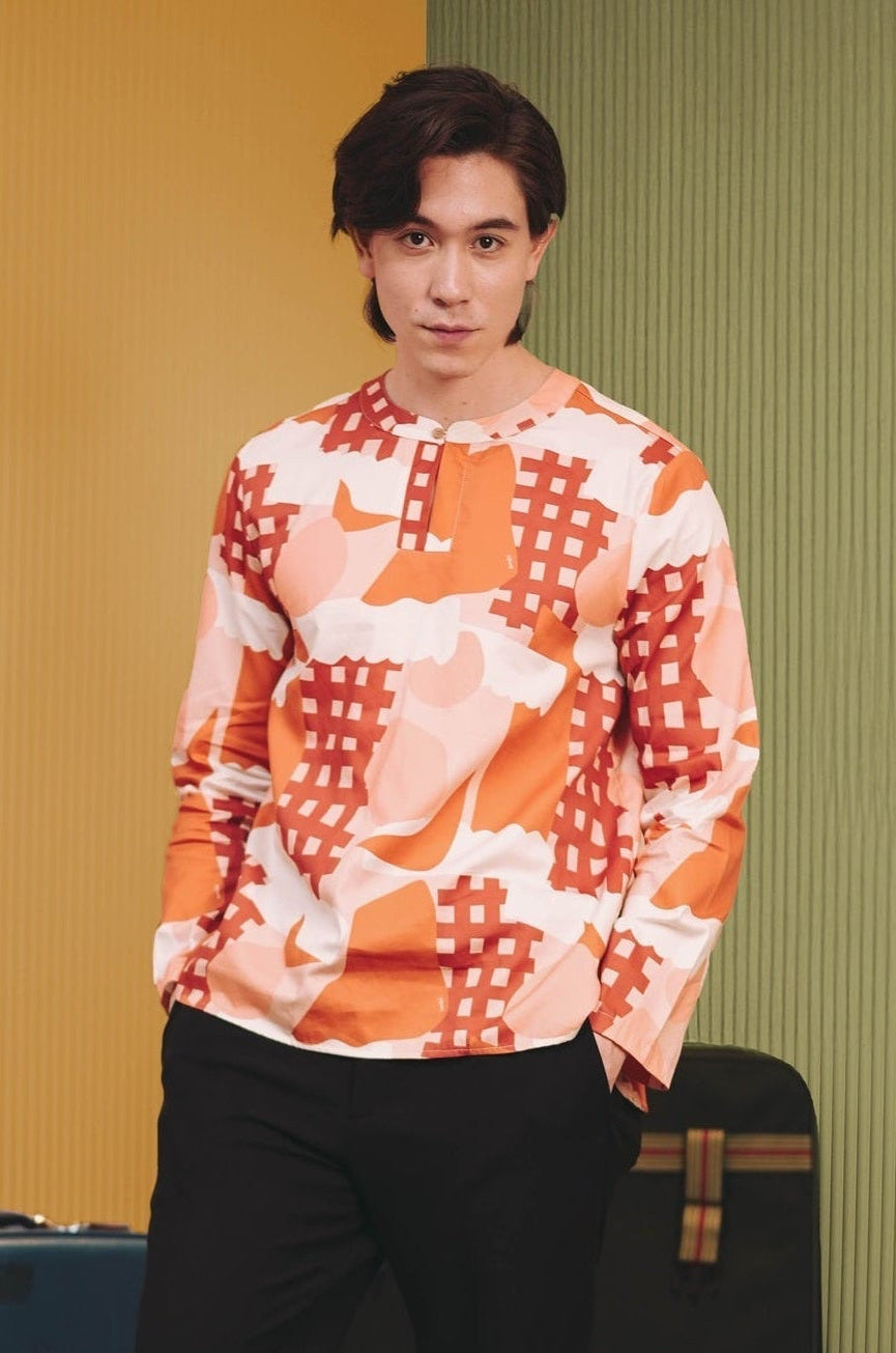 The Early Check - in Collection Men Teluk Belanga in Cranberry Print - Umbi