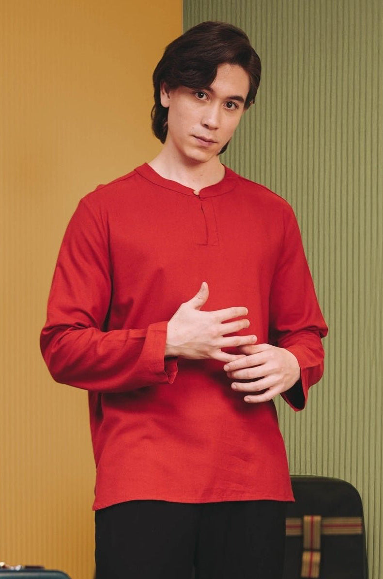 The Early Check - in Collection Men Teluk Belanga in Terracotta - Umbi