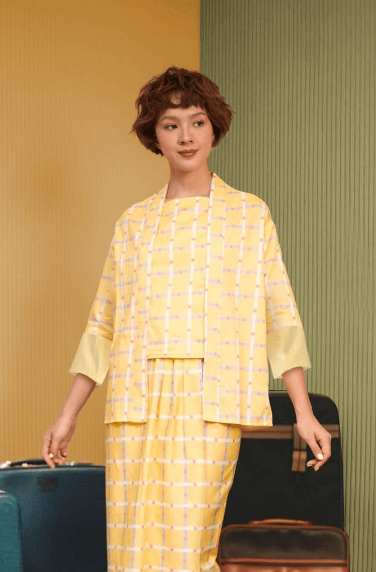 The Early Check - in Collection Women 2 - IN - 1 Kebaya Top in Honeycomb Print - Umbi