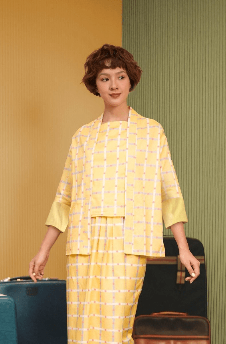 The Early Check - in Collection Women 2 - IN - 1 Kebaya Top in Honeycomb Print - Umbi