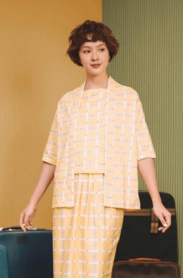 The Early Check - in Collection Women 2 - IN - 1 Kebaya Top in Honeycomb Print - Umbi