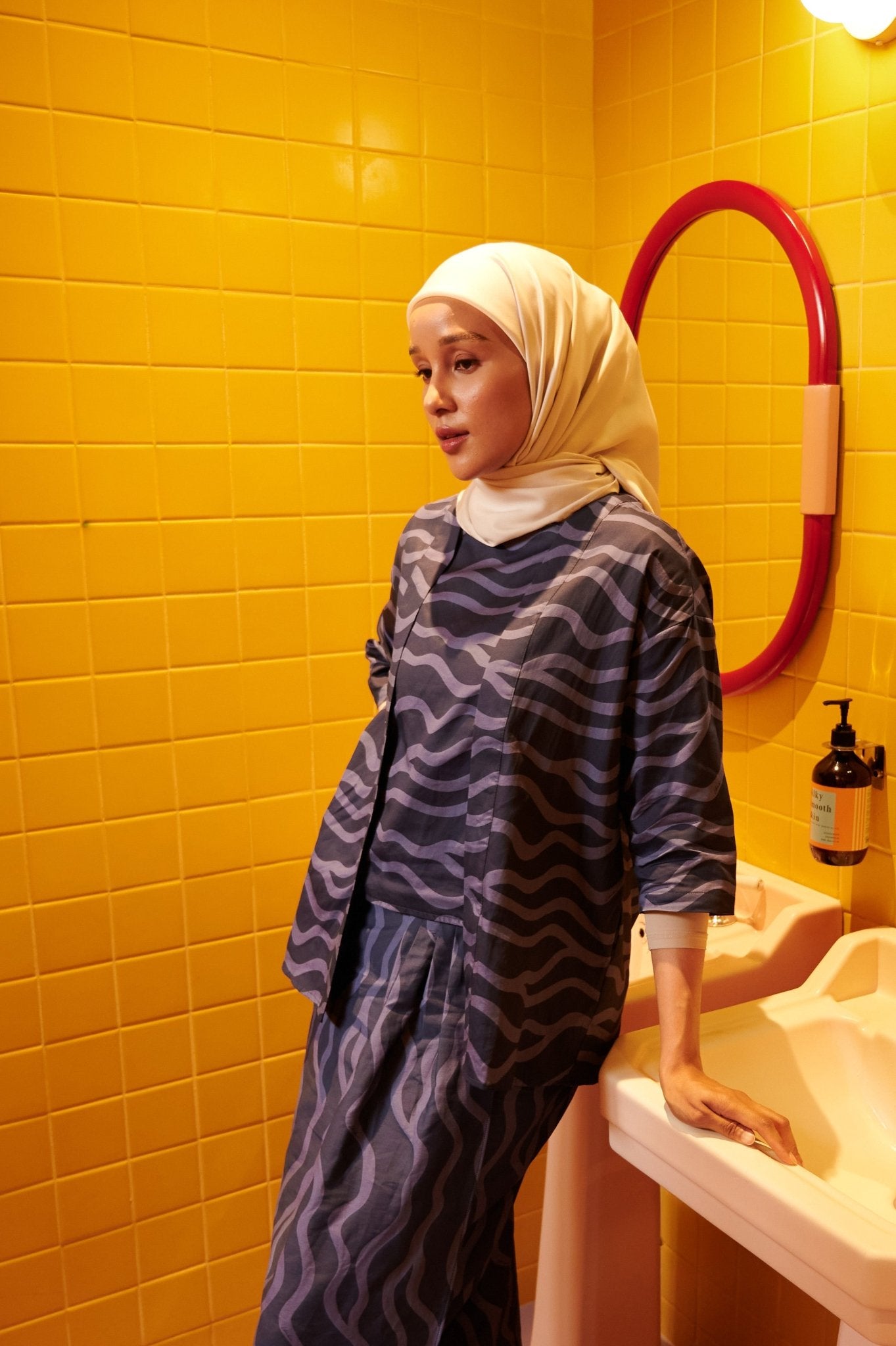 The Early Check - in Collection Women 2 - IN - 1 Kebaya Top in Ombak Print - Umbi