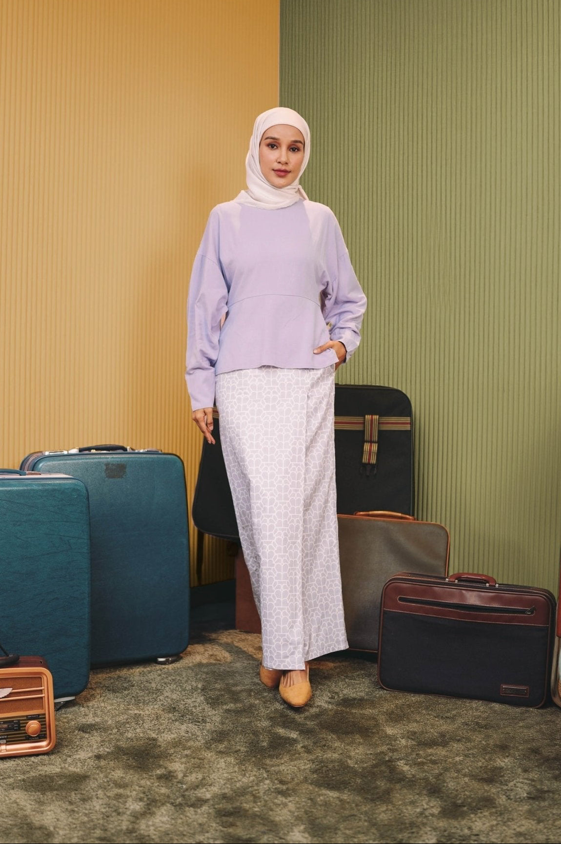 The Early Check - in Collection Women Classic Skirt in Ballroom Print - Umbi