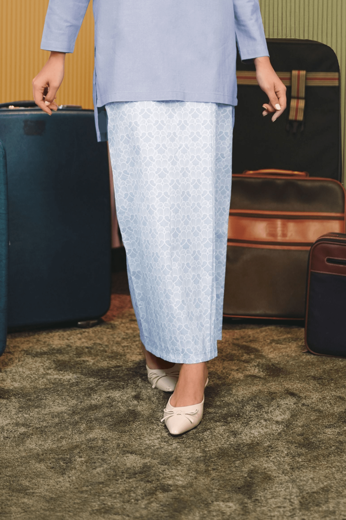 The Early Check - in Collection Women Classic Skirt in Snowflake Print - Umbi