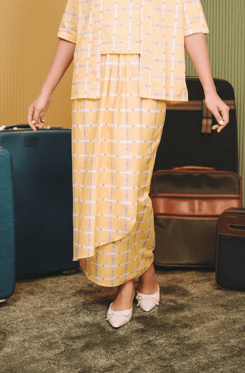 The Early Check-in Collection Women Instant Wrap Skirt in Honeycomb Print