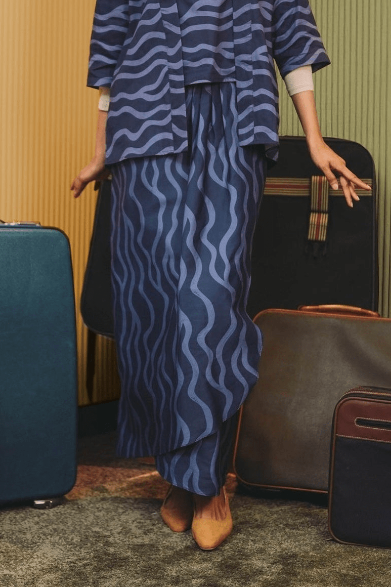 The Early Check - in Collection Women Instant Wrap Skirt in Ombak Print - Umbi