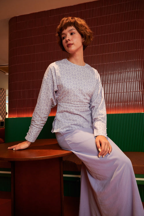 The Early Check-in Collection Women Long Sleeve Fitted Waist Blouse in Ballroom Print