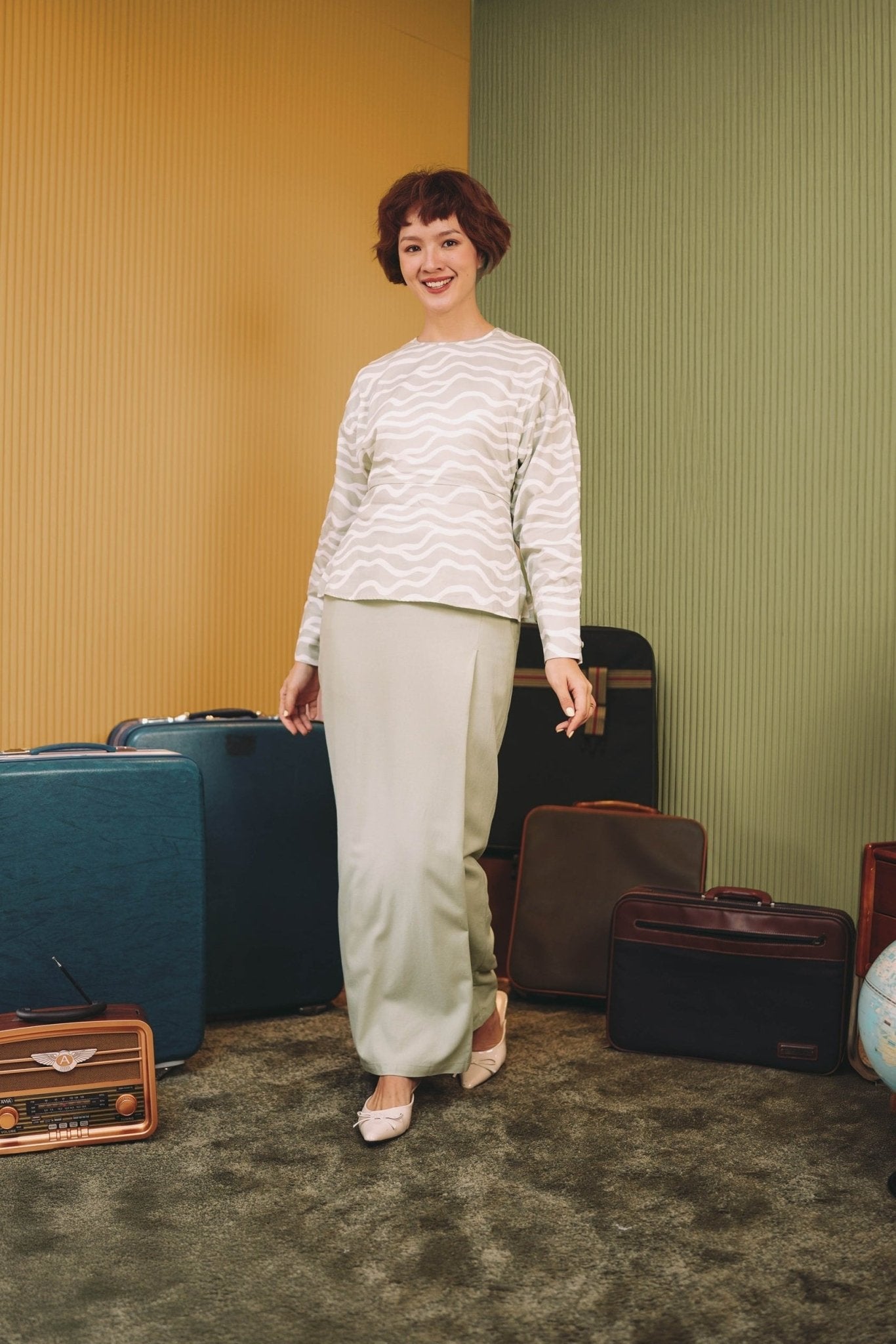 The Early Check - in Collection Women Long Sleeve Fitted Waist Blouse in Meadow Print - Umbi