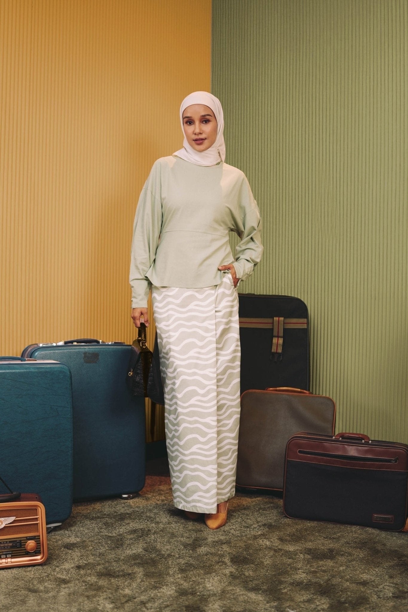 The Early Check - in Collection Women Long Sleeve Fitted Waist Blouse in Mint Green - Umbi