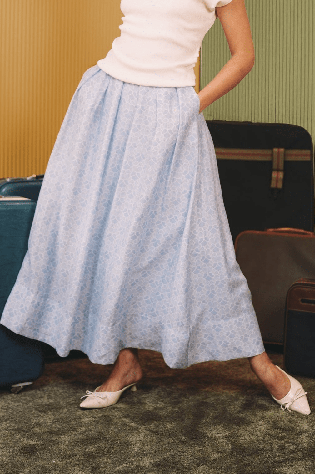 The Early Check - in Collection Women Pleated Flare Skirt in Snowflake Print - Umbi