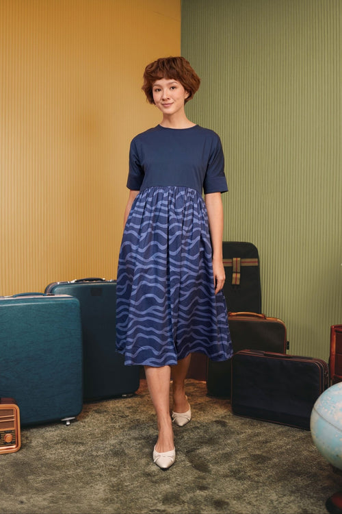 The Early Check-in Collection Women Short Sleeve Midi Flare Dress in Midnight Blue