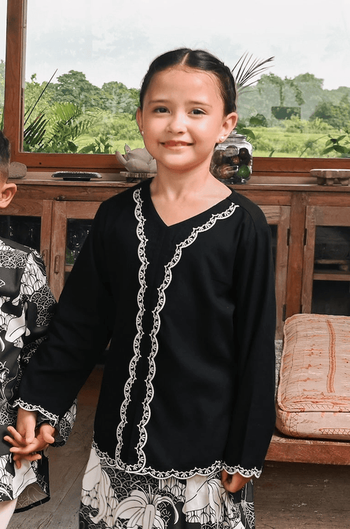 The Embun Collection Girl Embroidered Fitted Kebaya Top in Black