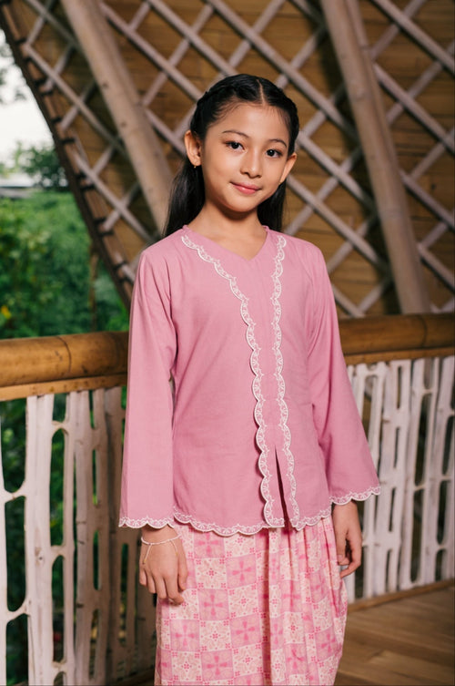 The Embun Collection Girl Embroidered Fitted Kebaya Top in Lavender Pink