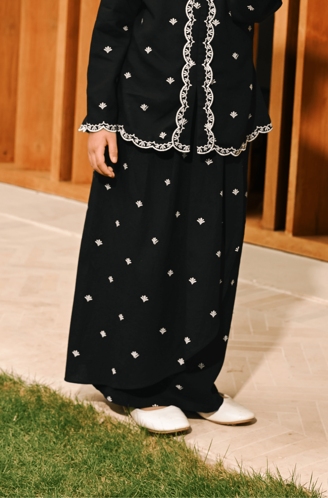 The Embun Collection Girl Instant Pareo Skirt in Black Pelita Print - Umbi