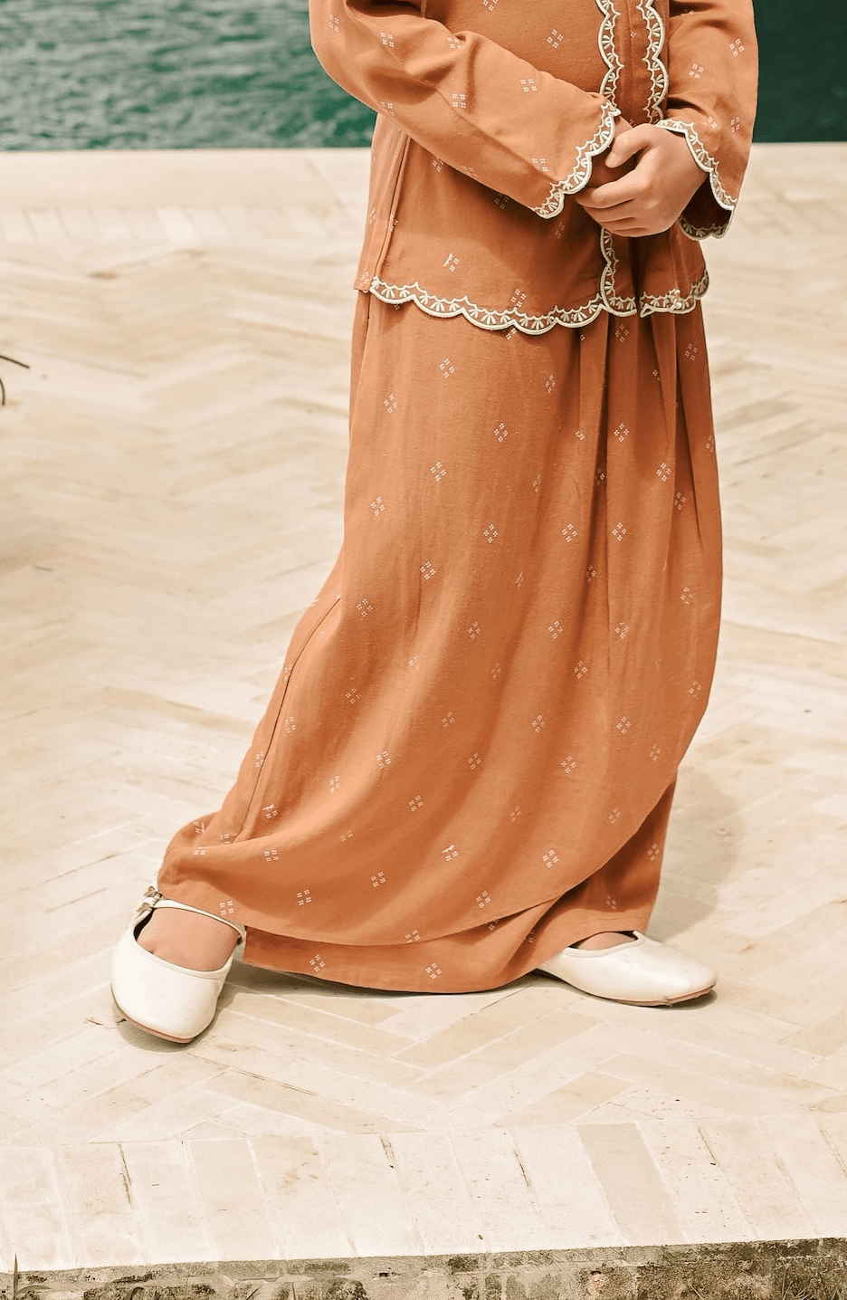 The Embun Collection Girl Instant Pareo Skirt in Brown Diamond Print - Umbi