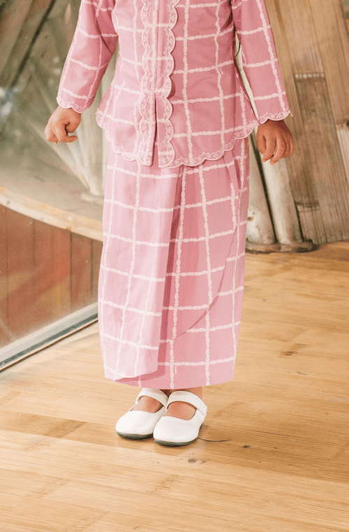 The Embun Collection Girl Instant Pareo Skirt in Checked Pink